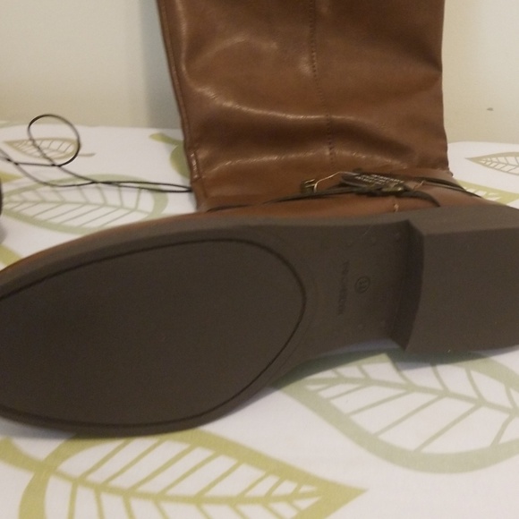 Brand new size 11 Lolah boots - Picture 4 of 5